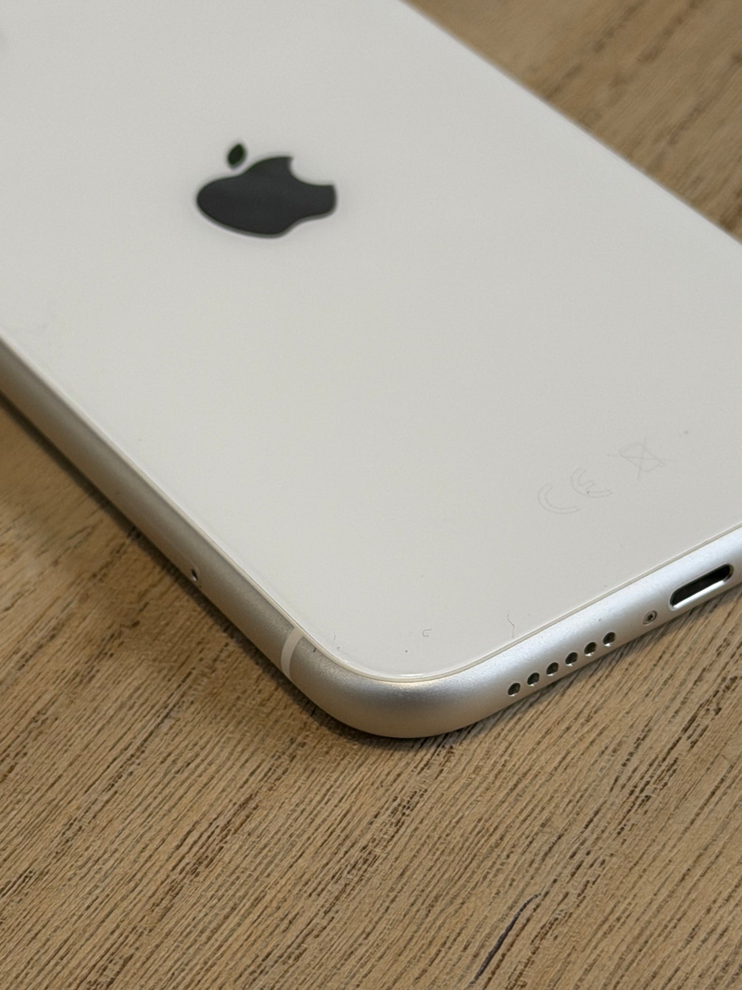 Pre-owned Apple iPhone 11 (64GB White) - A-grade