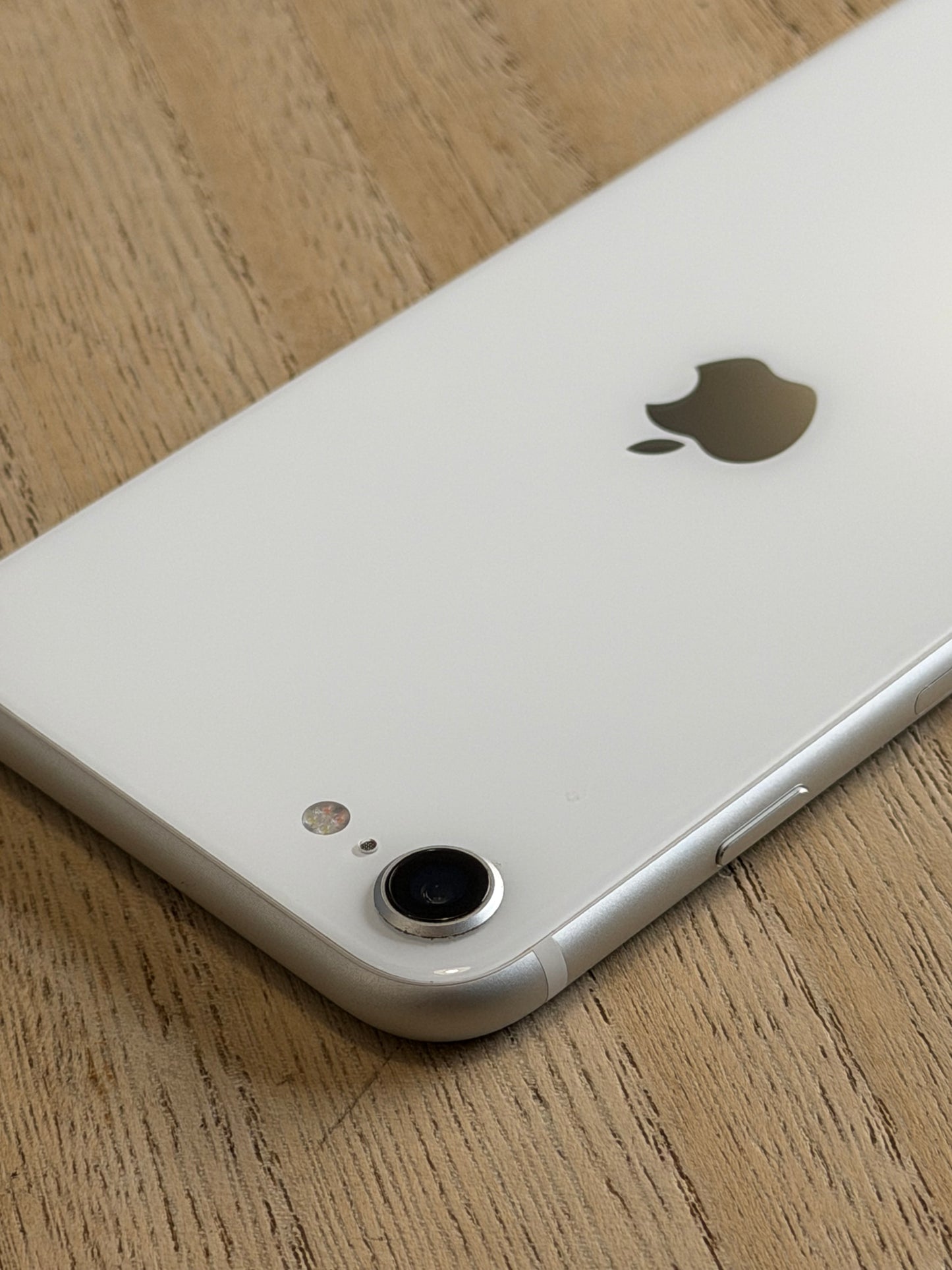 Pre-owned Apple iPhone SE2 (64GB White, 2020) - A-grade