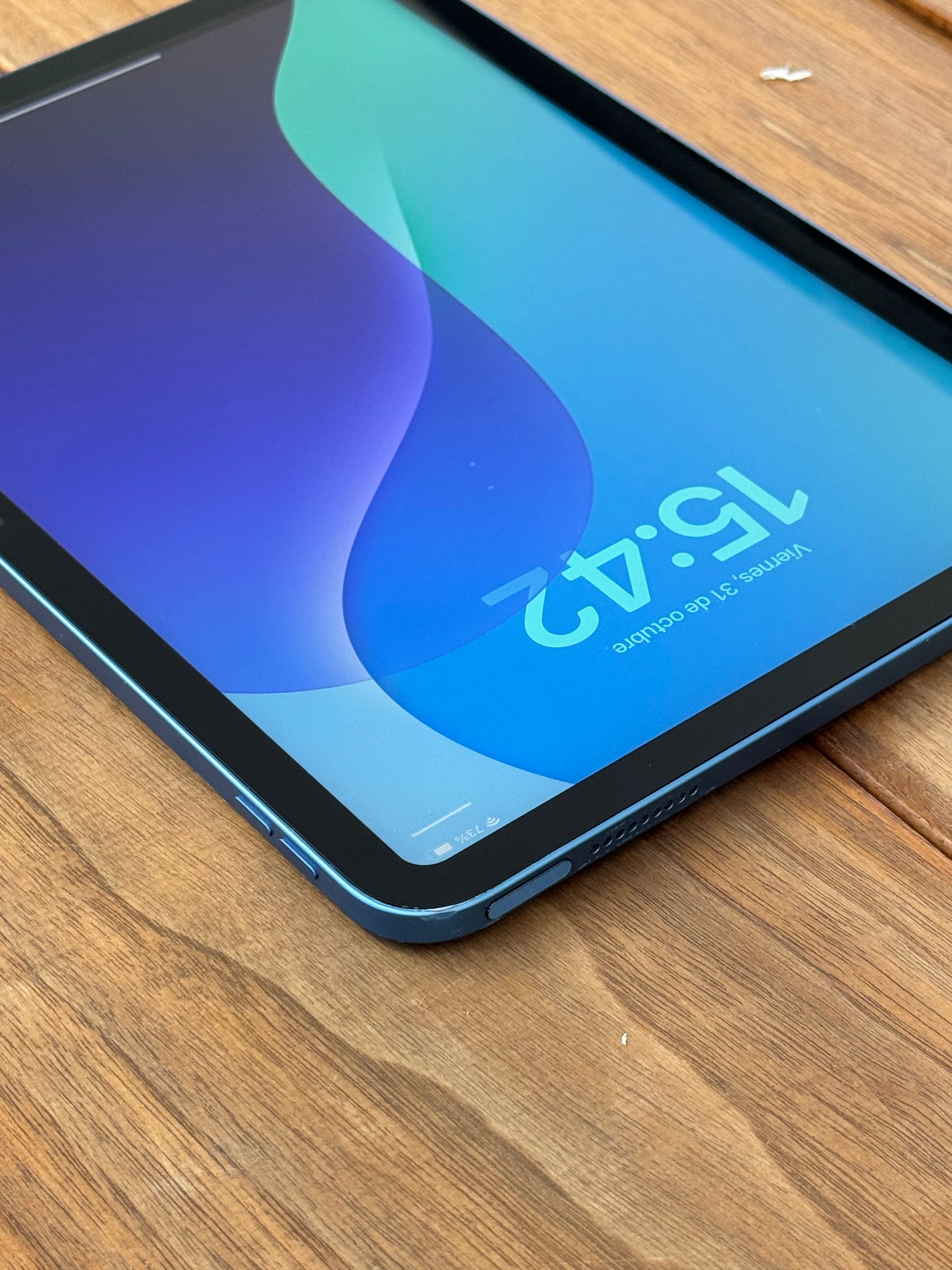 Pre-owned Apple 2022 iPad 10th gen 64gb Blue - A/B grade