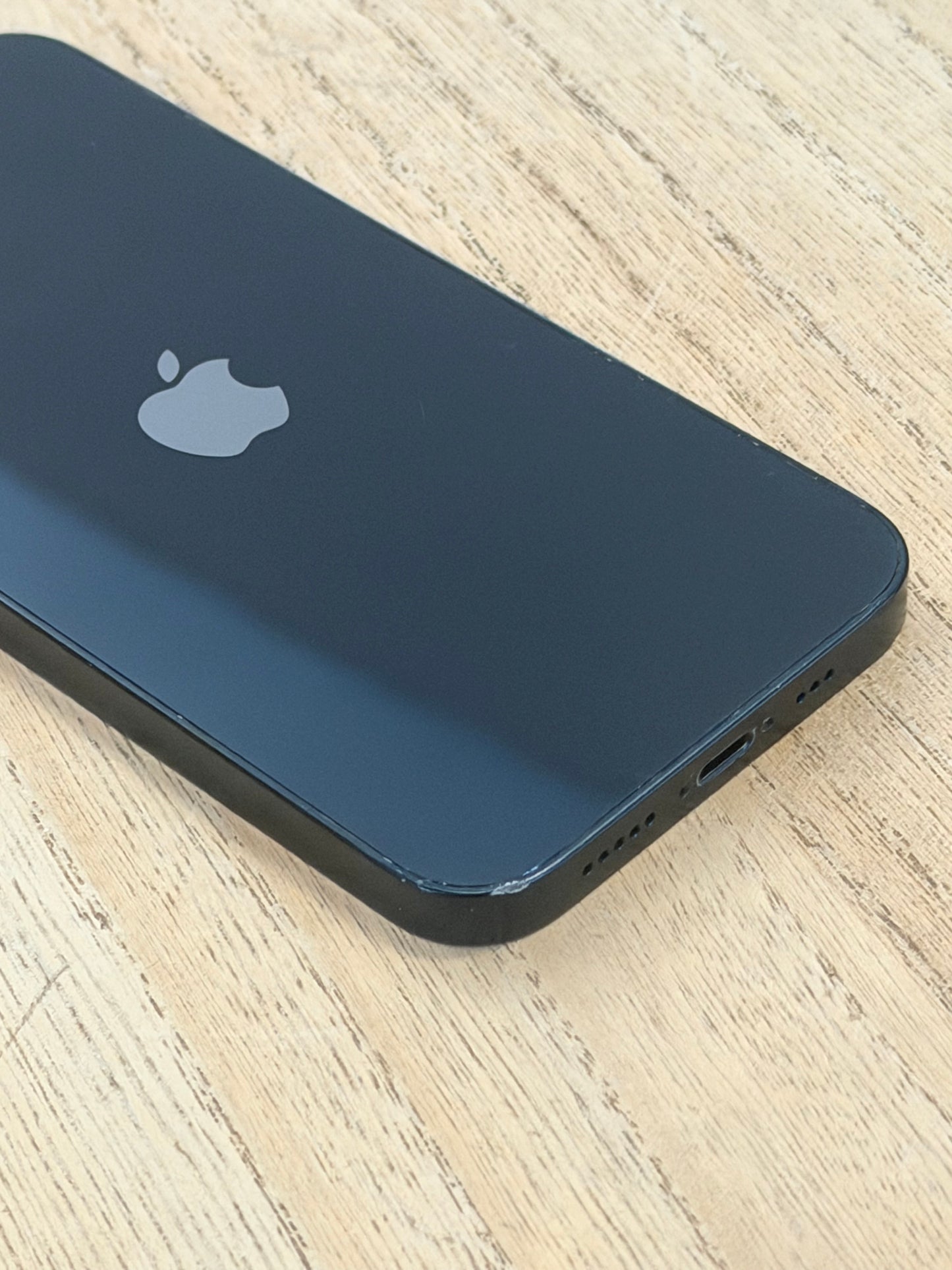 Pre-owned iPhone 13 (128gb Black) - B-grade