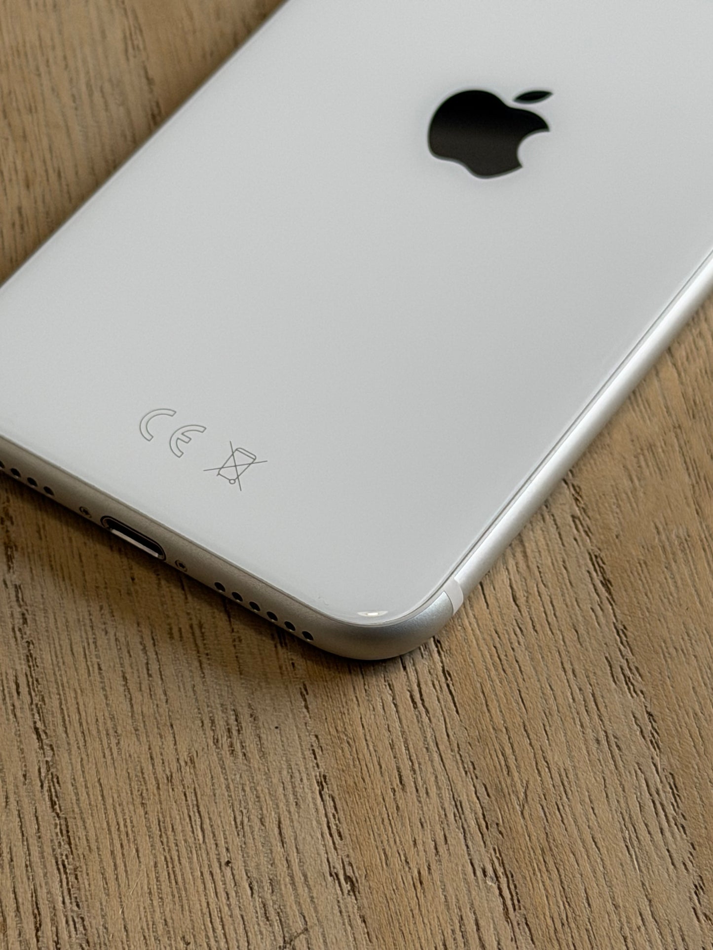 Pre-owned Apple iPhone SE2 (64GB White, 2020) - A-grade