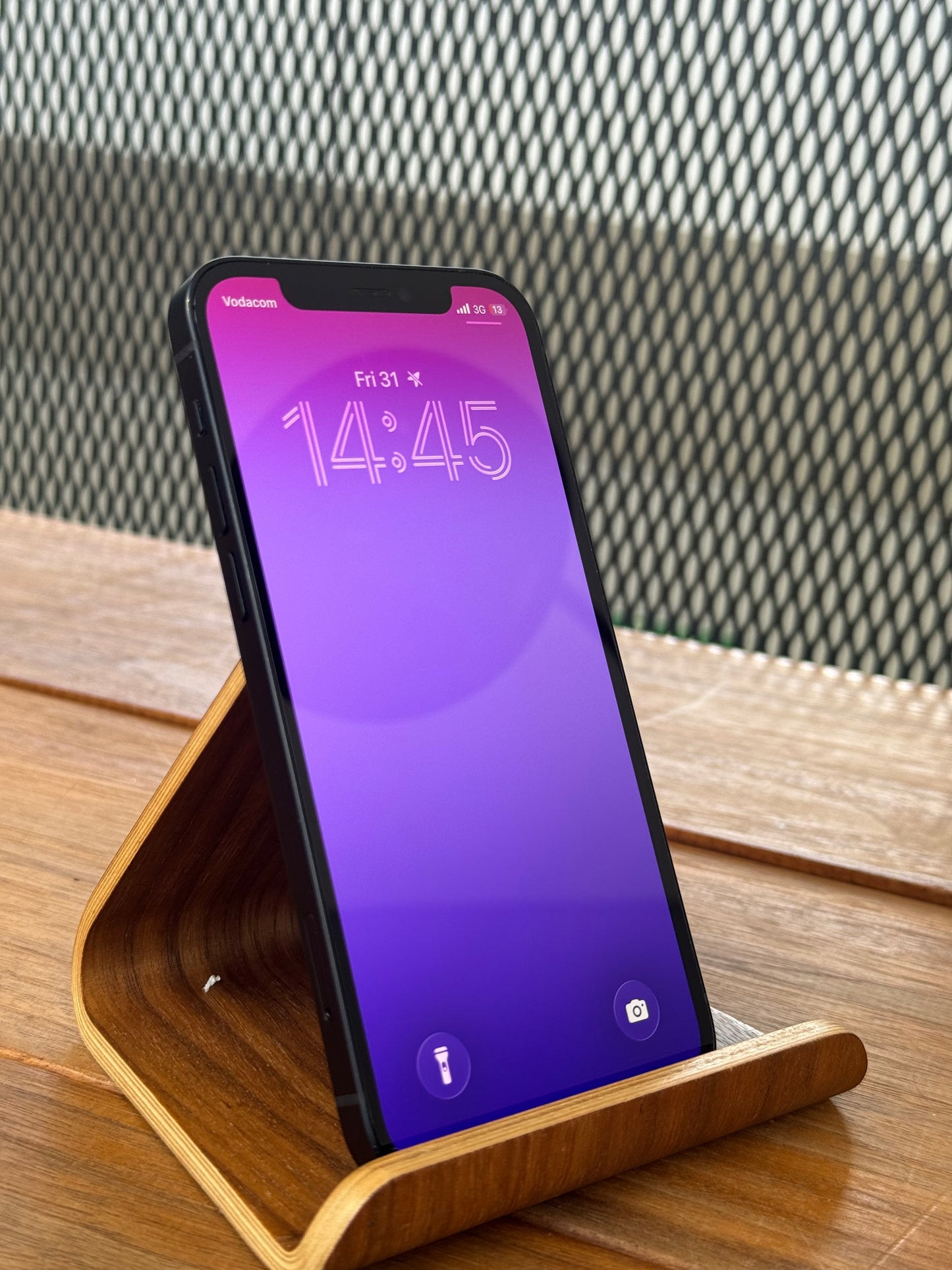 Pre-owned Apple iPhone 12 (128GB Black) - A-Grade