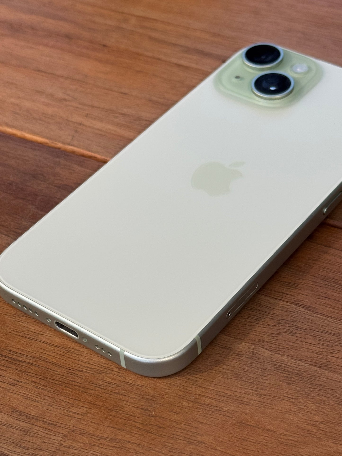 Pre-owned Apple iPhone 15 (128gb, Green) - No Face ID