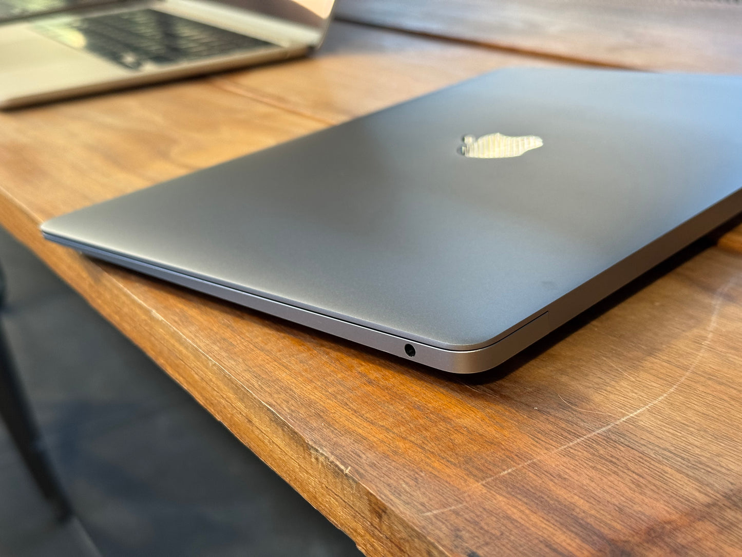 Pre-owned Apple 13" Macbook Air M1 2020 - A/B-Grade