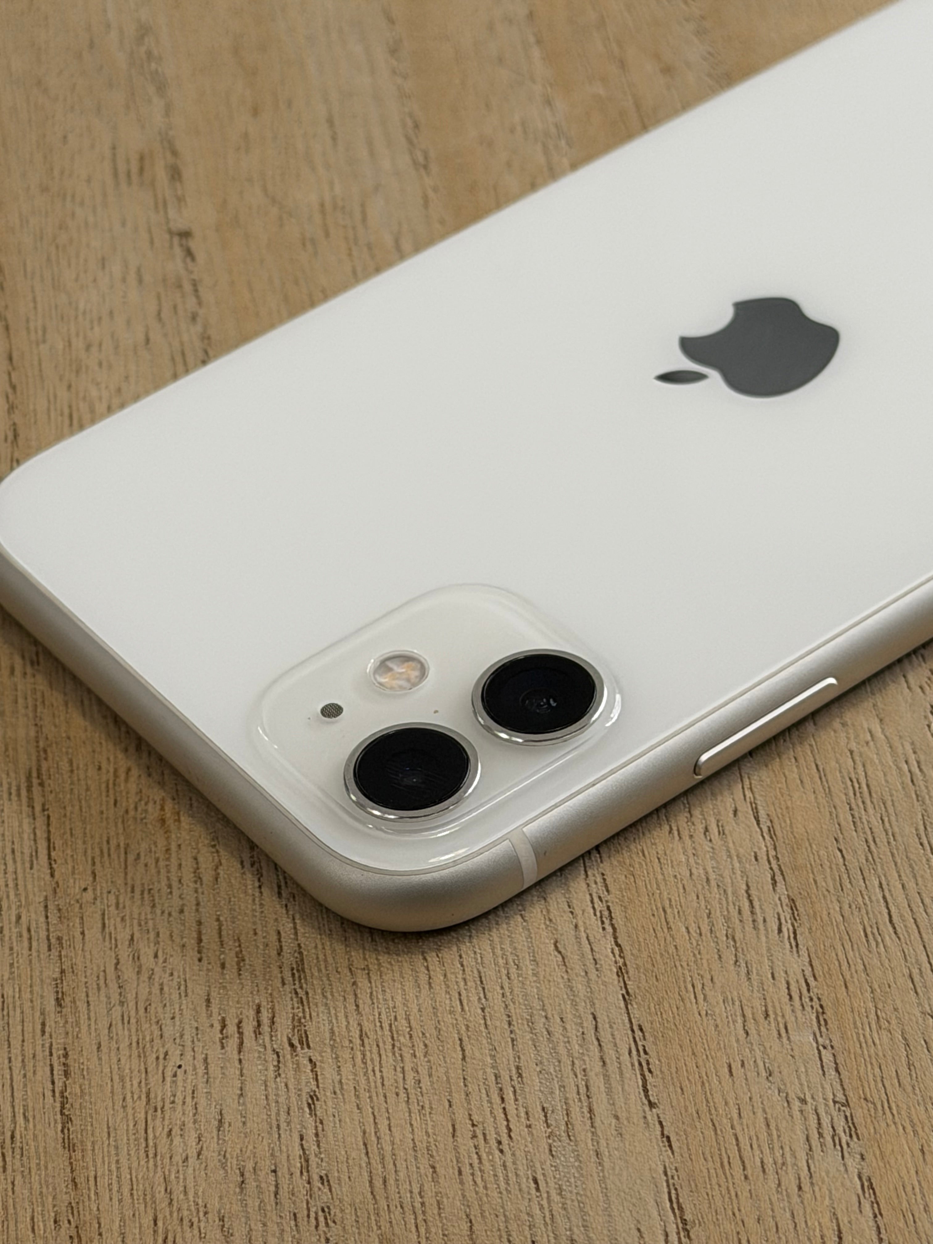 Pre-owned Apple iPhone 11 (64GB White) - A-grade – Phone Factory