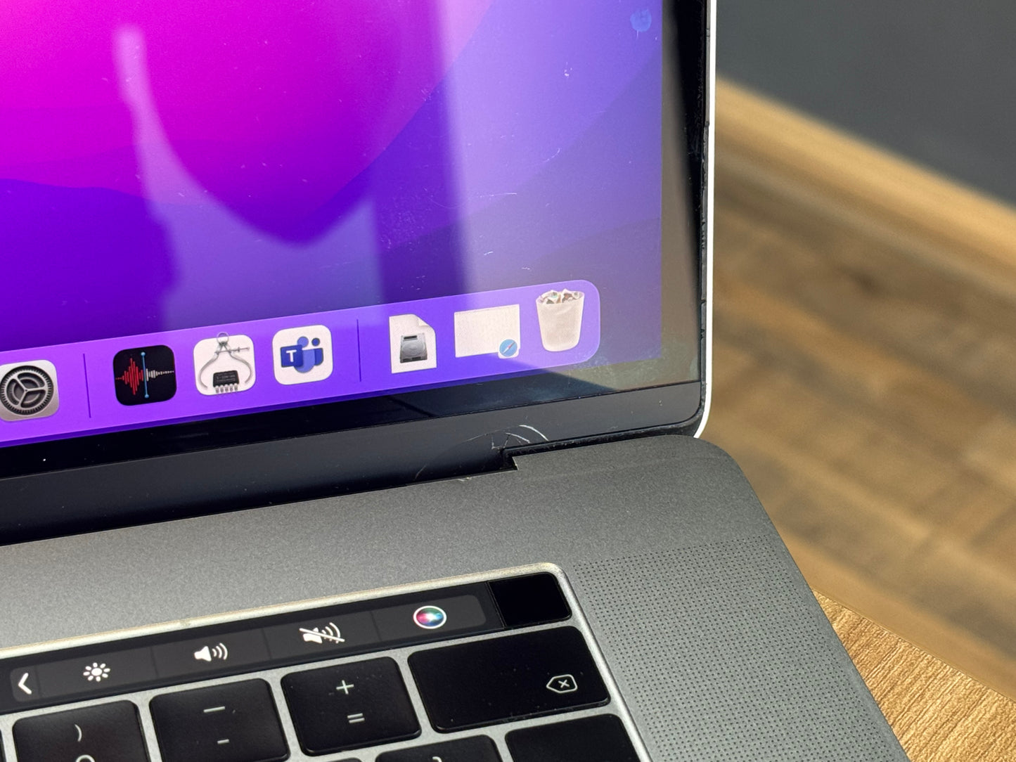 Pre-owned 15" Macbook Pro i7 2017 Touchbar - A/B-grade