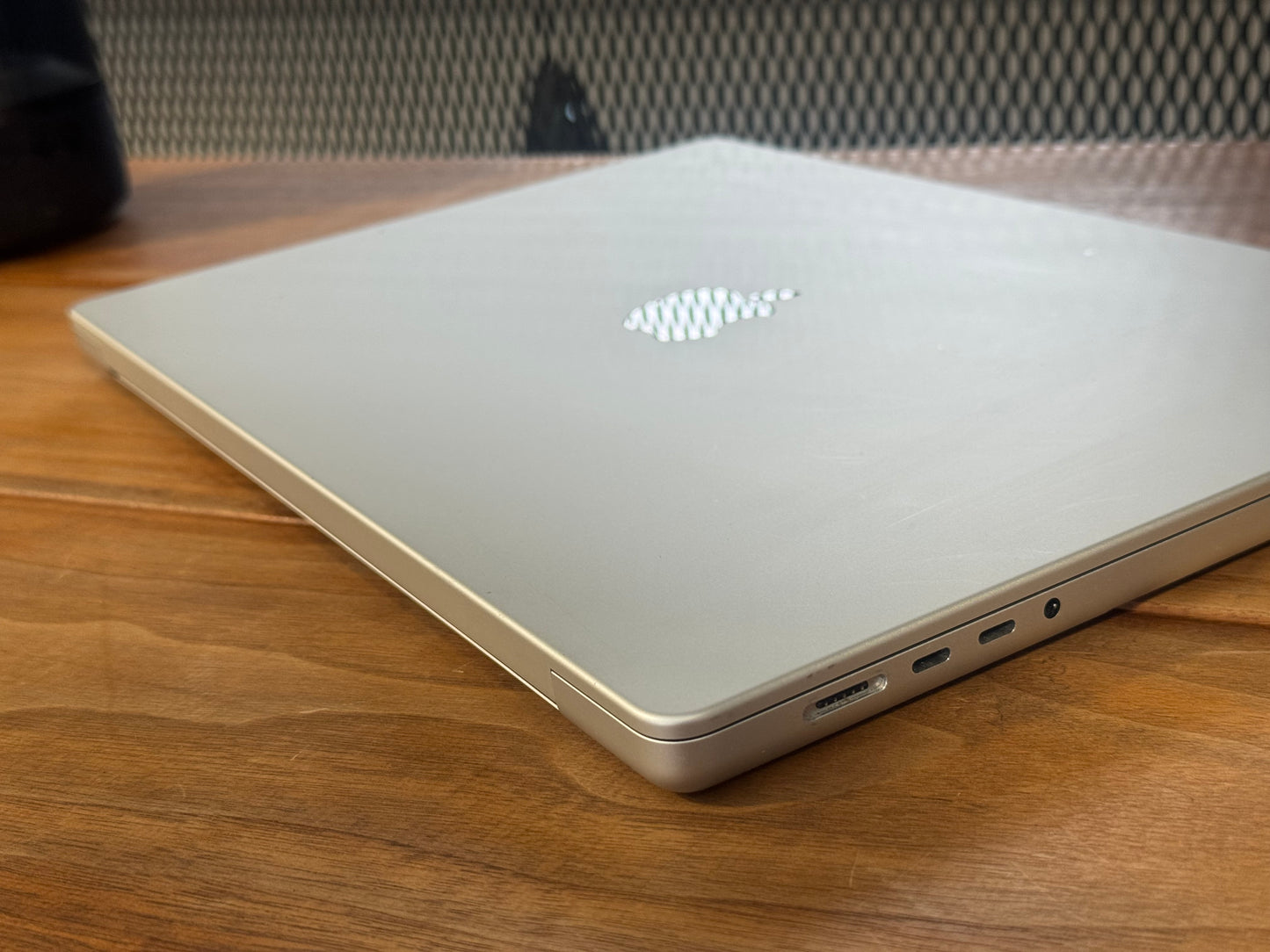 Pre-owned Apple 16" Macbook Pro M1 Pro (2021 Space Grey 1TB) - A-Grade