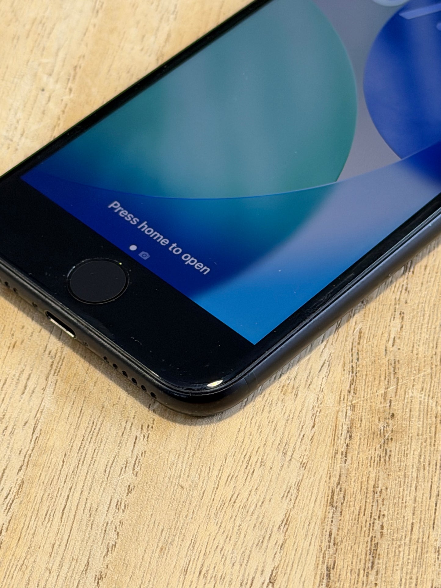 Pre-owned Apple iPhone SE2 (64GB Black, 2020) - A-grade