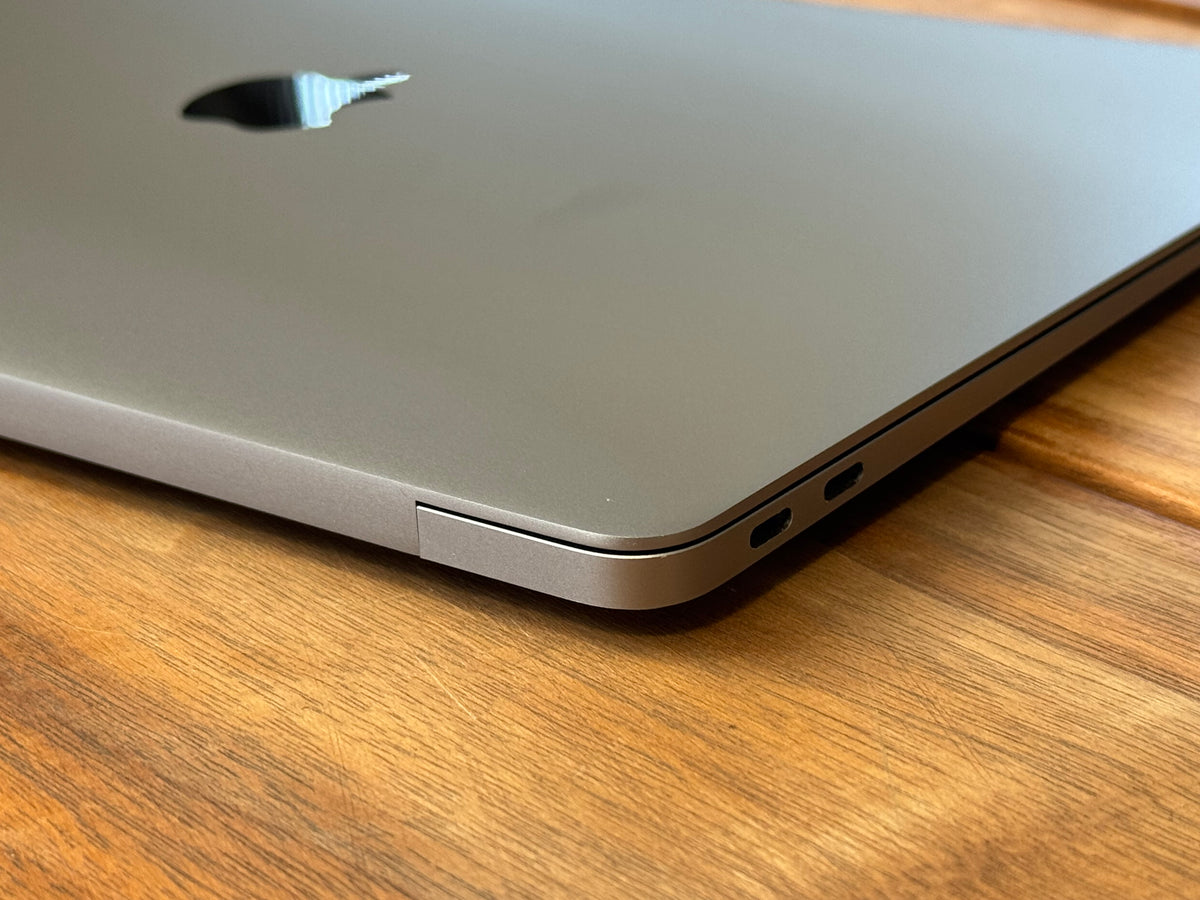 Pre-owned Apple 13" Macbook Air M1 2020 - A/B-Grade
