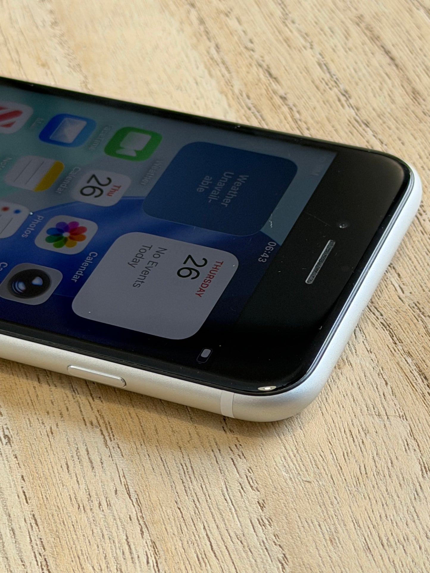 Pre-owned Apple iPhone SE2 (64GB White, 2020) - A-grade