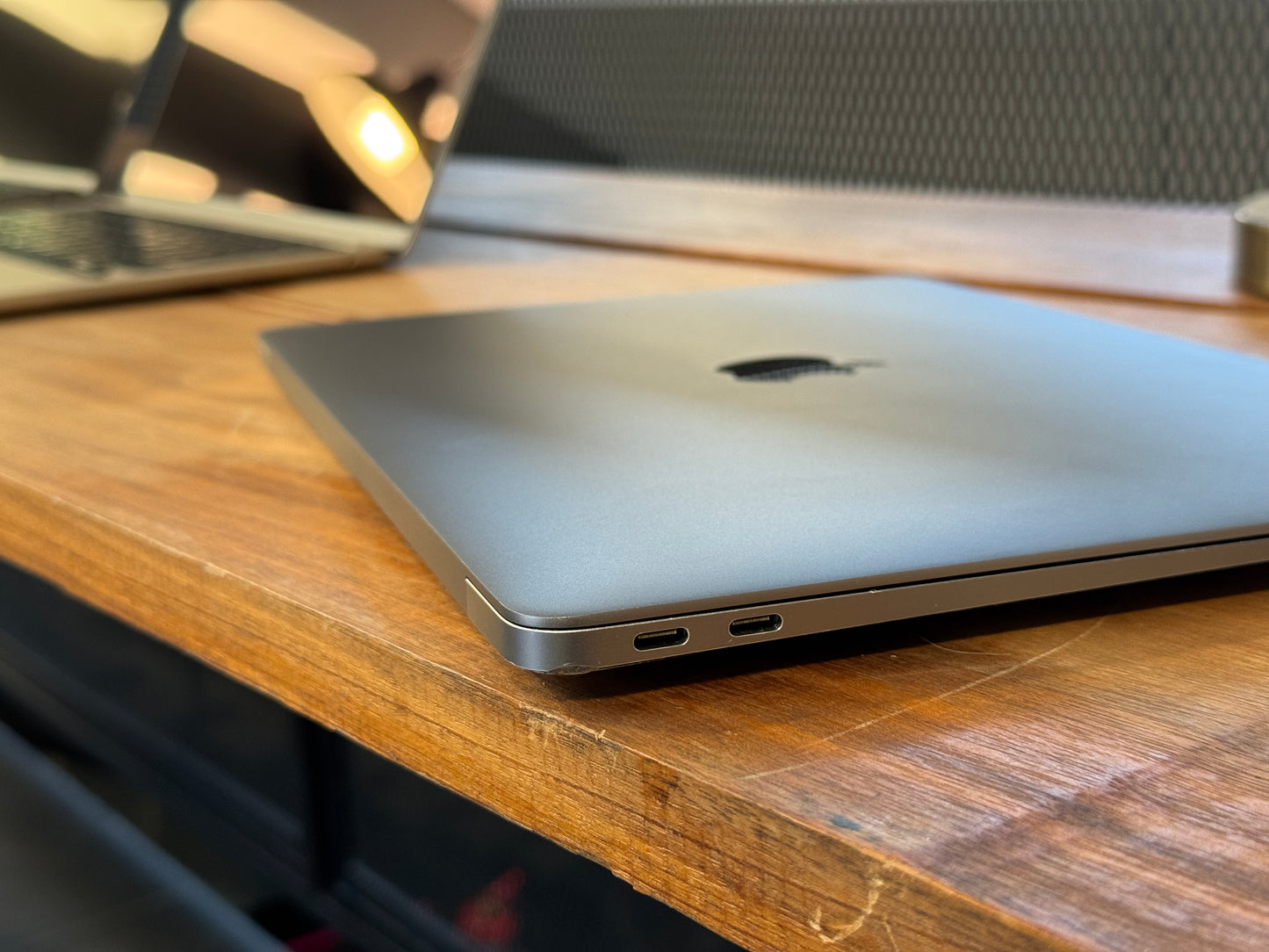 Pre-owned Apple 13" Macbook Air M1 2020 - A/B-Grade