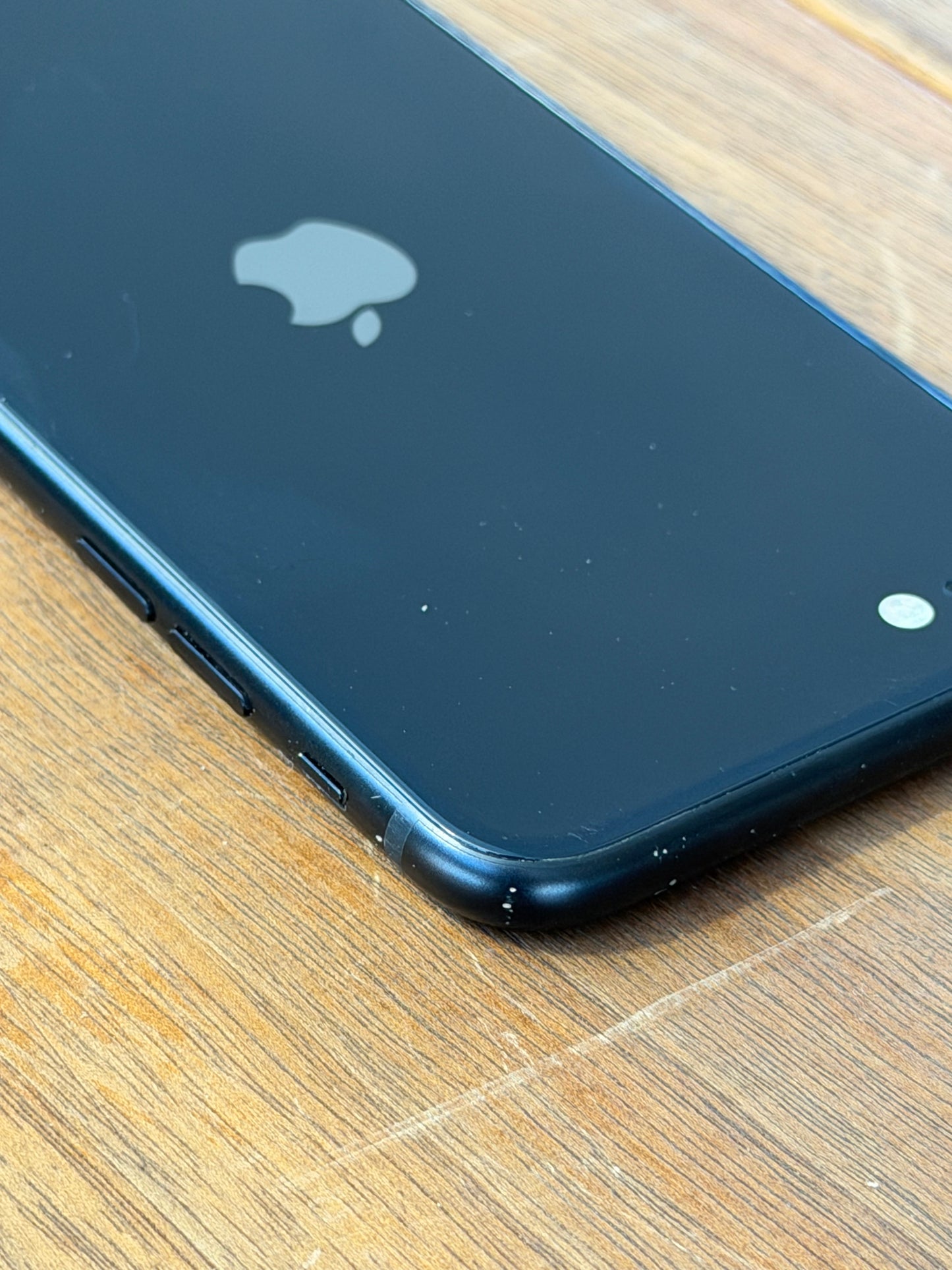 Pre-owned Apple iPhone SE3 (64GB Black, 2022) - A-grade