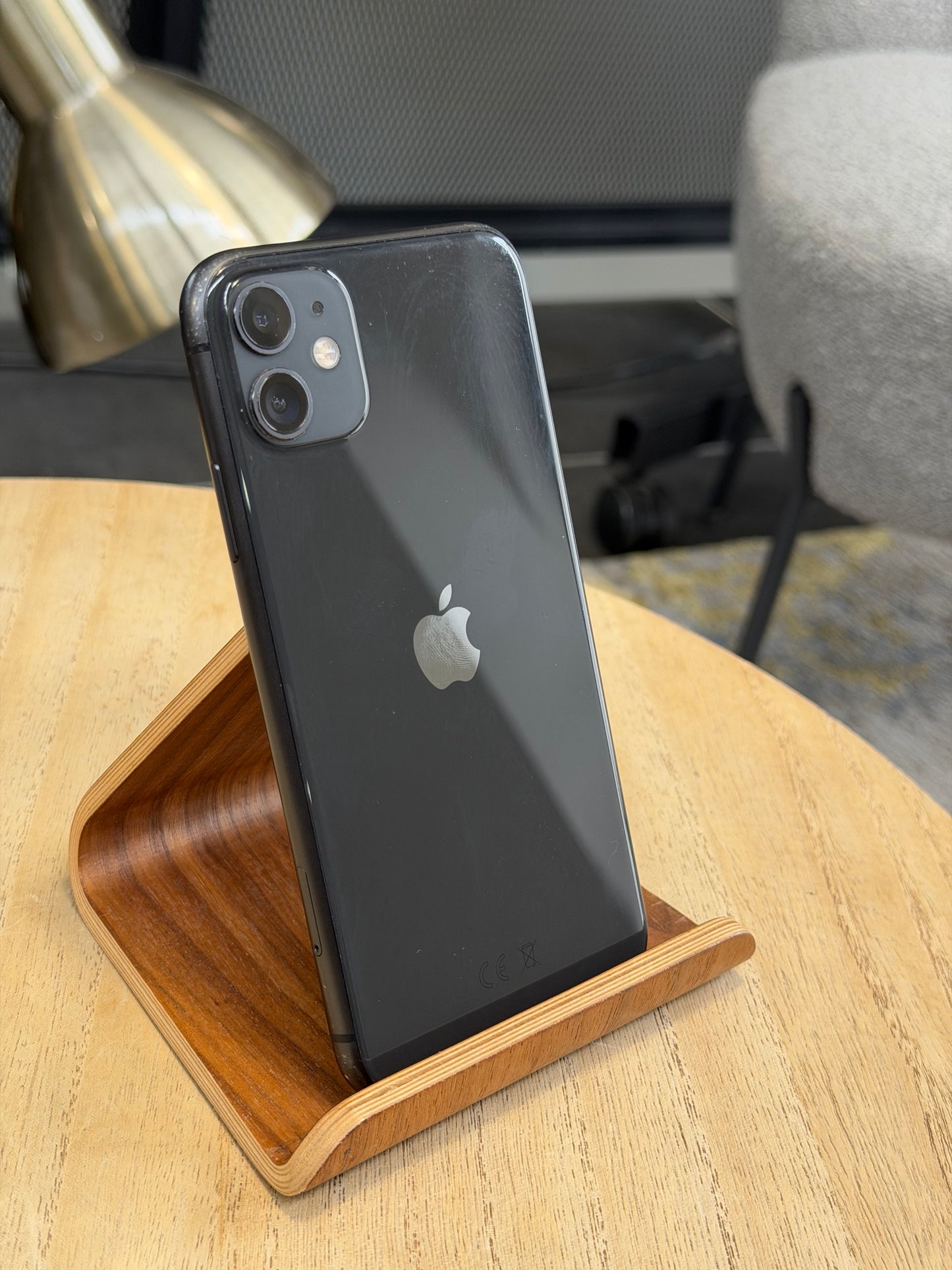 Pre-owned Apple iPhone 11 (64GB Black) - B-grade