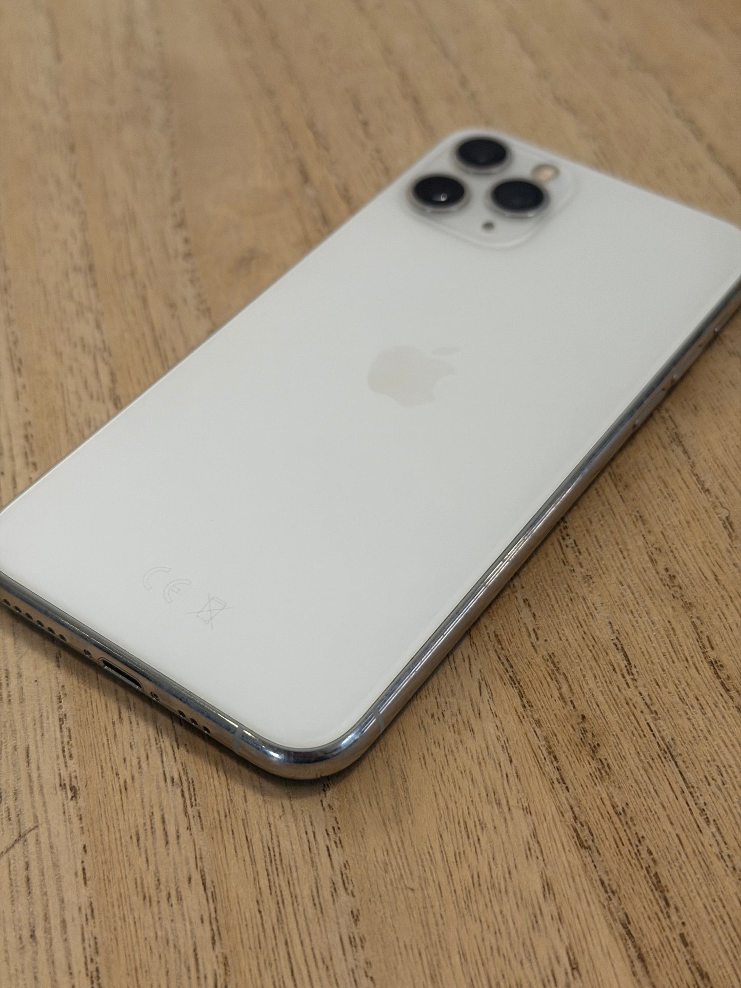 Pre-owned Apple iPhone 11 Pro (256GB White) - B-Grade