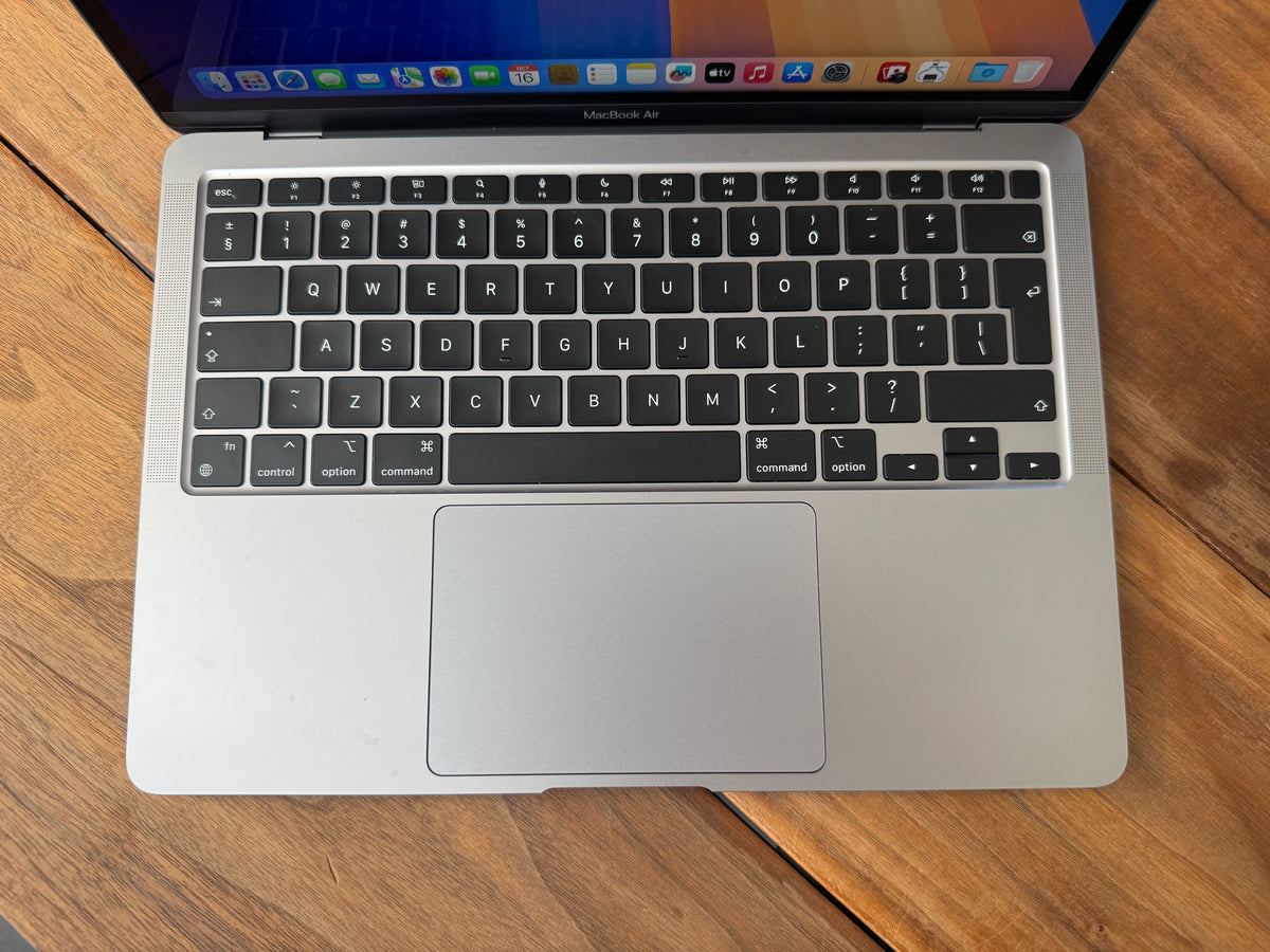 Pre-owned Apple 13" Macbook Air M1 2020 - A/B-Grade