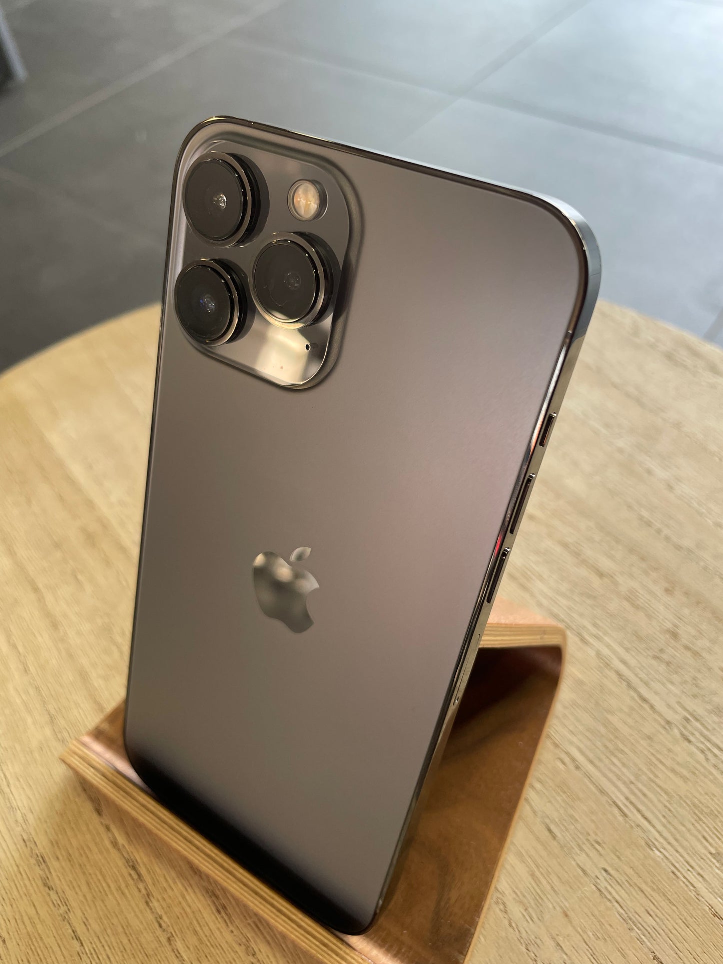 Pre-owned iPhone 13 Pro Max (256GB Space Grey) A-Grade