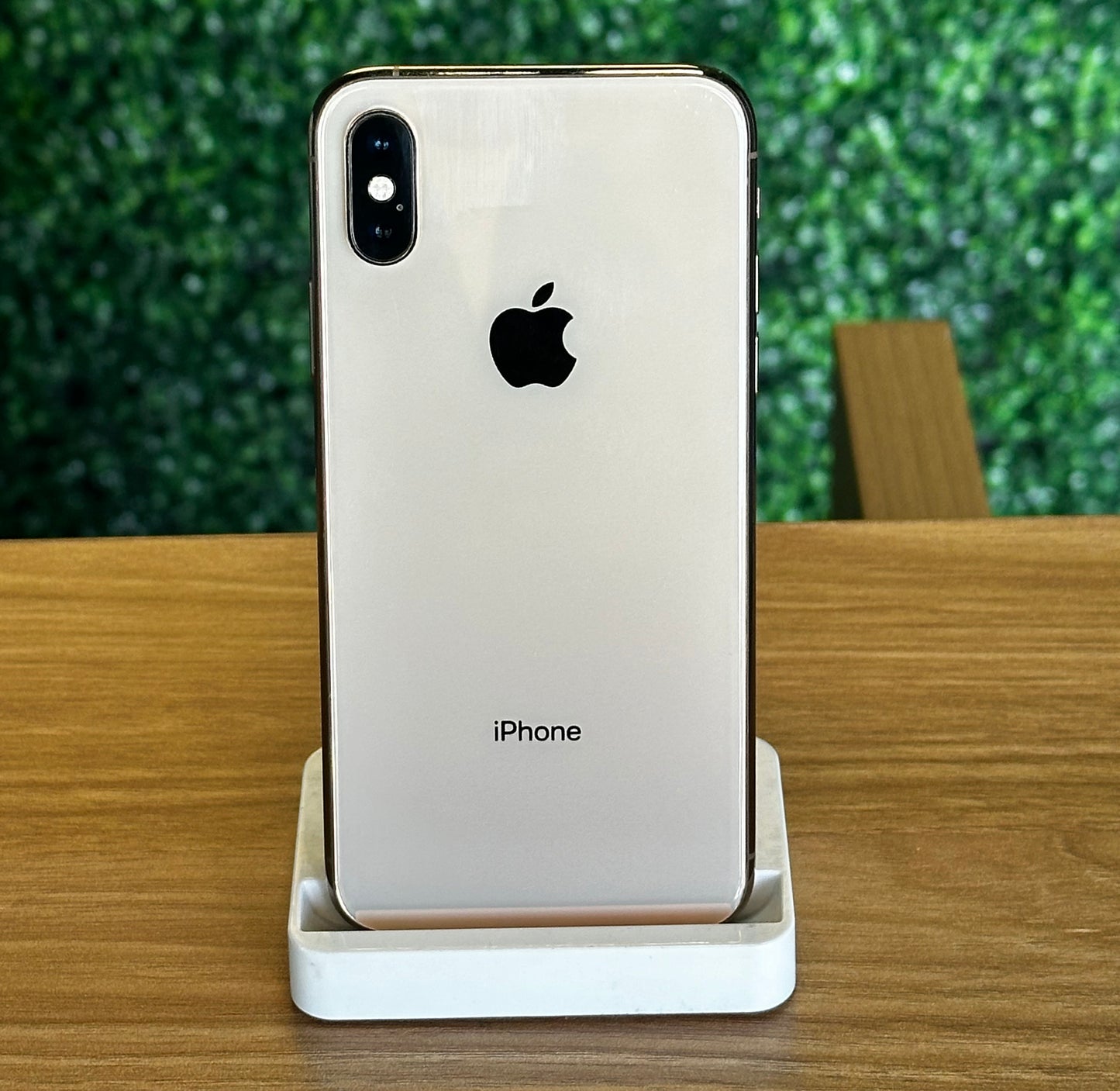 Pre-owned Apple iPhone Xs 256GB Gold - A/B Grade